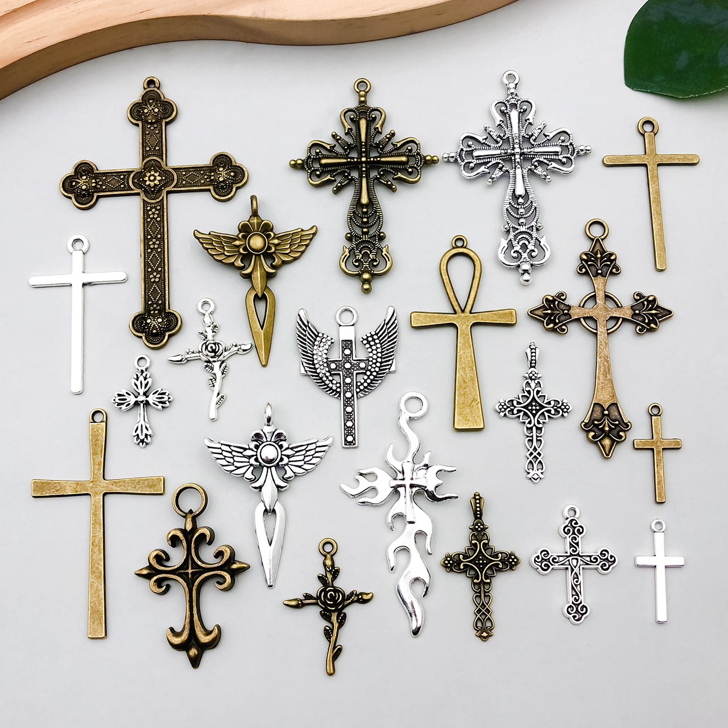 Cross-border Hot-Selling Cross - Vintage Fashion Ornaments review and price